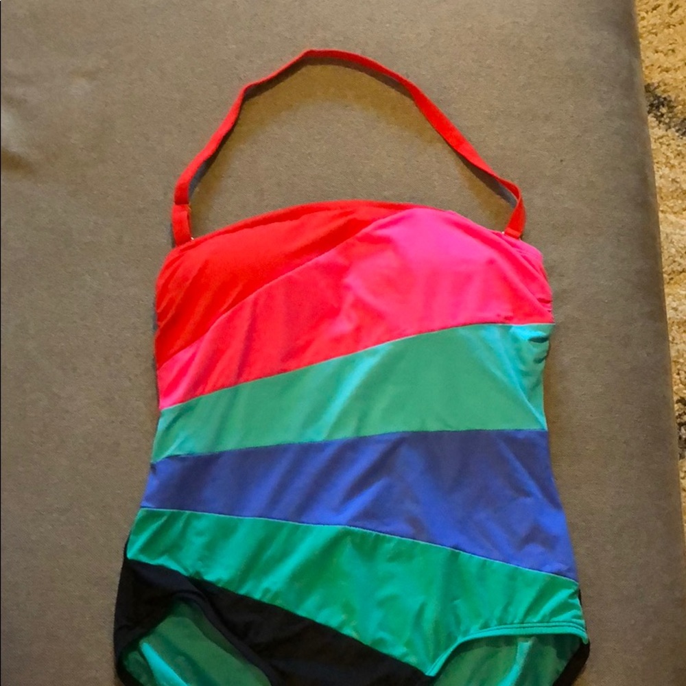 Anne Cole Torrid ColorBlock Asymmetric swimsuit 16